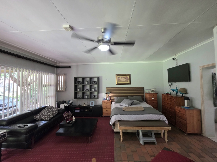 7 Bedroom Property for Sale in Jim Fouchepark Free State